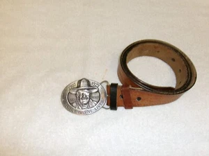 John Wayne Lives 1907-1979 The Duke Buckles of America Gürtelschnalle BA-172 mit Gürtel - Bild 1 von 4