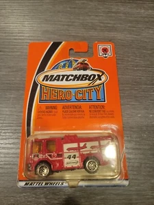 Matchbox Hero City #44 Dennis Sabre Fire Truck Red 2002 New On Card - Picture 1 of 2