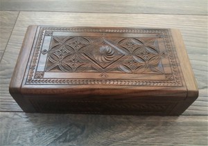 Handmade Armenian Wooden Box with Eternity Sign,  Boite Arménienne en Bois