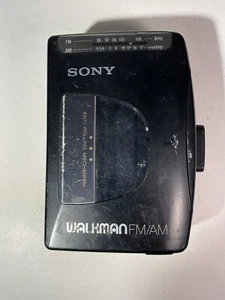 Sony Walkman WM-FX10 STEREO LETTORE CASSETTE RADIO FM/AM SOLO PER PARTI DI RICAMBIO - Foto 1 di 21