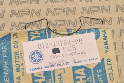 Muelle de retorno de arranque Yamaha GP292 GP300 GS300 SL292 SM292 SR292 SR643 NOS OEM Foto 1 de 2
