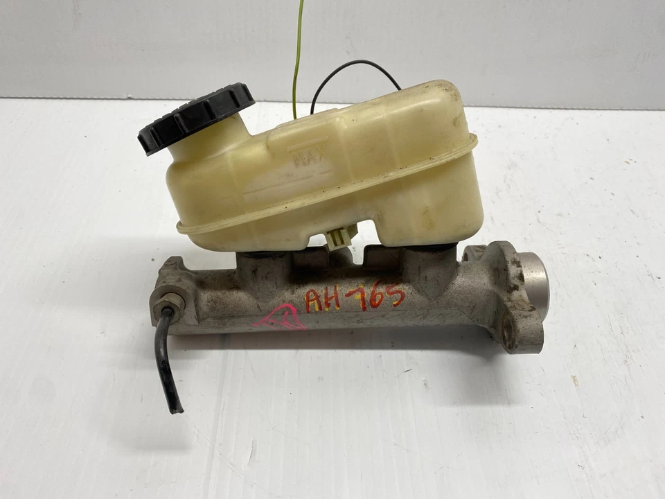 2004-2007 FORD TAURUS BRAKE MASTER CYL OEM, 541-01274 - Imagem 1 de 4