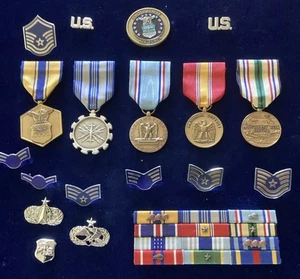 US AIR FORCE Medal Set and Badges - Bild 1 von 9