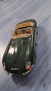 gebraucht! Bburago 3016 Jaguar E-Type Cabriolet 1961 grün Maßstab 1:18 - Bild 1 von 4