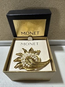 MONET Pearls Brooch Pin Gold Tone New in Box Elegant - Picture 1 of 2