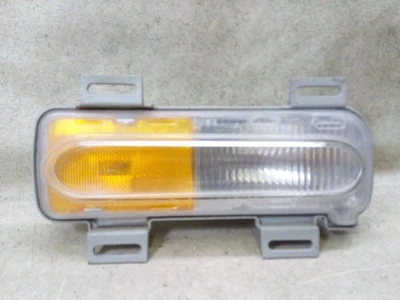 Luz de estacionamiento/esquina derecha del pasajero en las curvas se adapta a 95-99 Oldsmobile Aurora w196 Foto 1 de 4