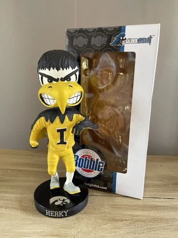 Iowa Hawkeyes “HERKY HAWK” Silver Knight EXCLUSIVE Mascot Nodder Bobblehead NIB! Cover