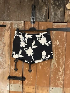 Oasis Shorts Hot Pants Black Mix Floral Print Cotton Blend Summer Holiday 12 - Picture 1 of 14
