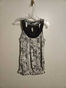 Maurices ärmellose Damenbluse mit Blumenmuster und Perlenausschnitt Größe Medium - Bild 1 von 8