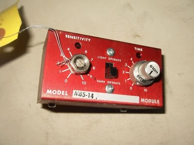 Banner Engineering MB5-14 Logic Module - Image 1 of 3