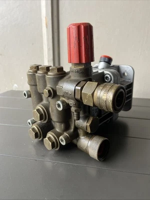 Comet AXD 3020G Pressure Washer Pump - LOW PRESSURE - PARTS OR REPAIR - Image 1 of 4