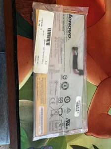 Lenovo Edge 15 7.3V 44.4Wh 4-cell battery, L13M4P61 Personal Computer - Picture 1 of 2