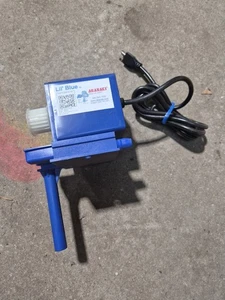 Abanaki's Lil' Blue Oil Skimmer - Picture 1 of 3