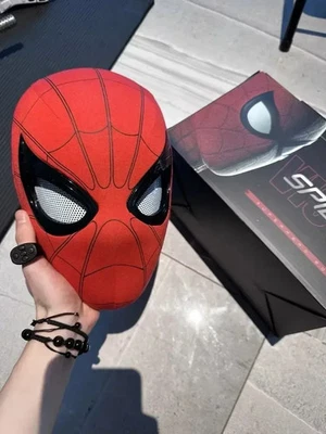 Máscara de tocado Spiderman Cosplay ojos móviles máscara electrónica control remoto Foto 1 de 4