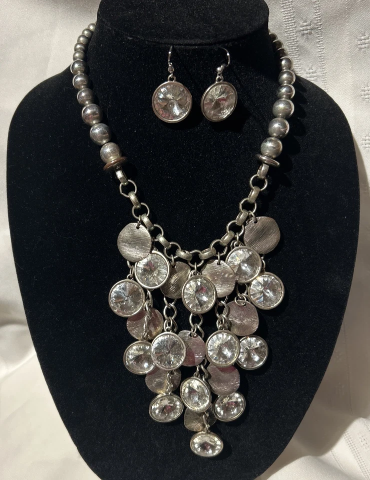 Collar y Pendientes Diseño Premier Discos Tono Plata Y Diamantes Vidrio Foto 1 de 4