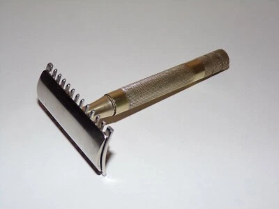 Ancien Rasoir Papillon  Accessoire Salle de Bains - Photo 1/4