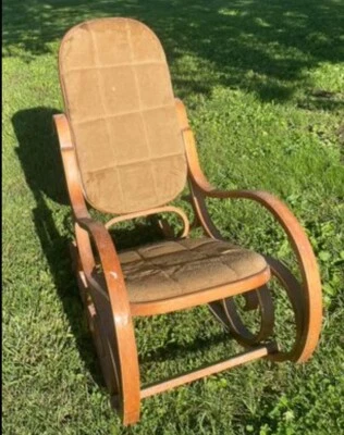 Mecedora balancín estilo tonet vintage moderna de mediados de siglo Foto 1 de 4