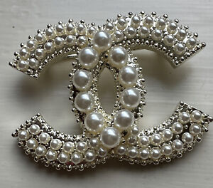 Authentic CHANEL CC Logo Pearl Pin Brooch