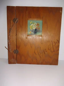 Vintage Volkskunst Holztafel Fotoalbum Cover 1930er Jahre Land Ölgemälde Blumen - Bild 1 von 6