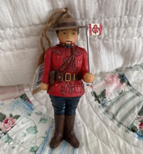 Jim Shore Kanadischer Nussknacker Ornament - Bild 1 von 6