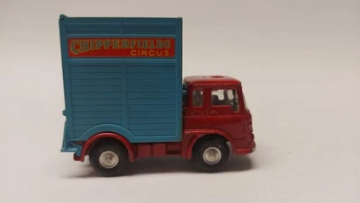 CORGI Nr. 503 Bedford Giraffentransporter Chipperfields Circus in rotblau 1964 - Bild 1 von 4