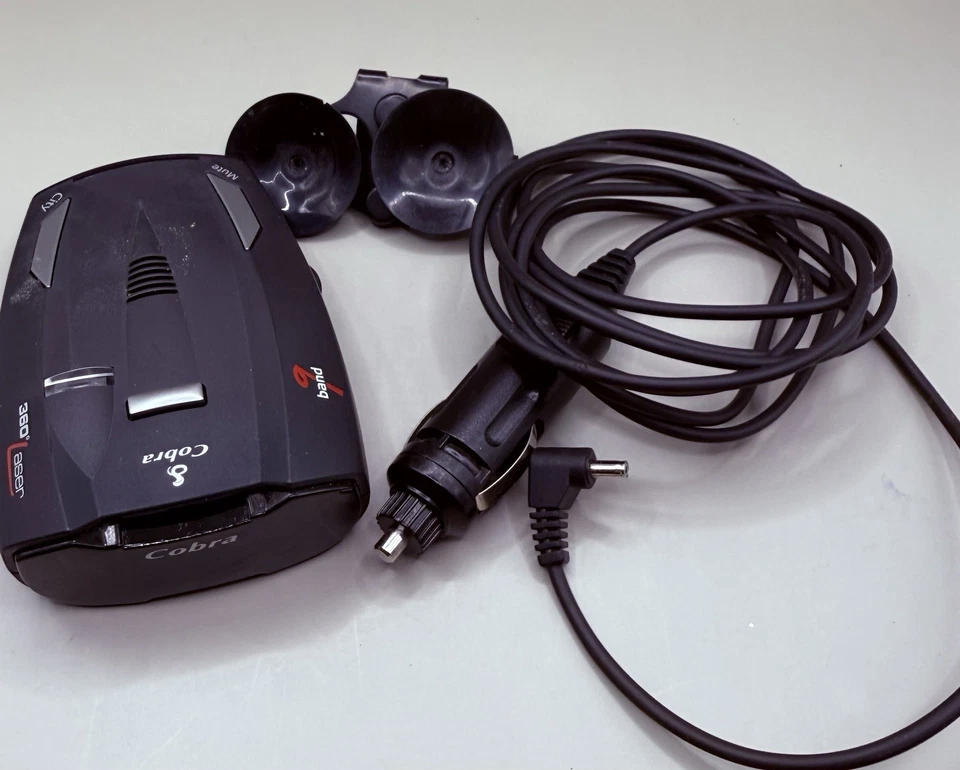 Cobra ESD7400 Performance 9 Band Radar/Laser Detector - TESTED With Power Cord - Image 1 of 4