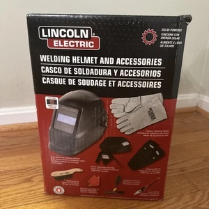 New Lincoln Electric KH977 Auto Darkening Welding Helmet Kit Gloves Sleeves Etc - Picture 1 of 4