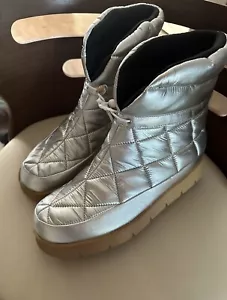Woman Boots Size 10 Silver - Picture 1 of 7
