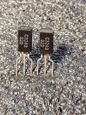 Transistores 2SC3243 Panasonic NPN Veb combinados com uma tolerância de 0,30% de Veb - Imagem 1 de 2