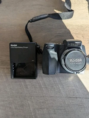 Kodak 4.0 Mega Pixels 10x Z Easy Share DX6490 Digital Camera (Tested) - Image 1 of 4