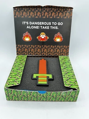 ZELDA ~ El Poder de la Espada/Cargador Portátil GEEKFUEL EXCLUSIVO NUEVO EN CAJA Foto 1 de 4