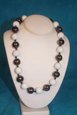 NOVO - KAZURI 22" REDONDO LISO Colar de Contas Ouro Branco e Antigo SKU #1622 - Imagem 1 de 4