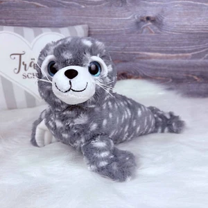 Plüsch Seehund grau-weiß gefleckt mit Glitzeraugen 30cm Robbe Kuscheltier - Bild 1 von 1