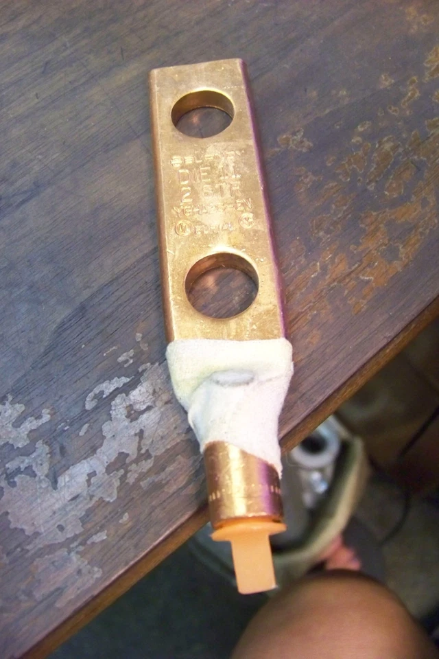 new burndy YGHA2C-2N 2AWG 2H copper compression lug - Image 1 of 1