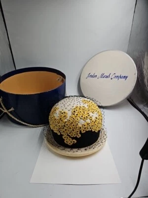 Vintage Jordan Marsh Co 40-50s Woven hat White Flower & velvet Original Box - Image 1 of 4