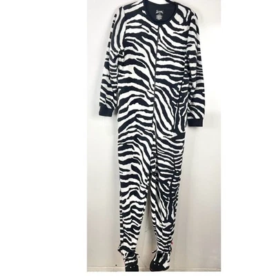 Pijama de una pieza con estampado de cebra Nick & Nora Prendas para dormir Bolsillos con cremallera Talla mediana Foto 1 de 4