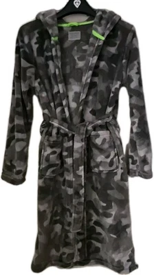 BOYS GREY CAMOUFLAGE HOODED DRESSING GOWN PLUSH FLEECE ROBE  BATHROBE SIZE 11/12 - Image 1 of 4