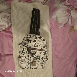 Disney X Dooney und Bourke Mickey Mouse im Steamboat Willie Rucksack - Bild 1 von 22