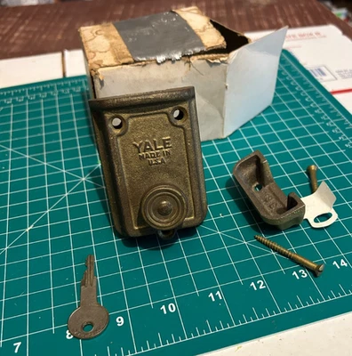 NOS RARE Vintage YALE Surface Rim Night Latch No Keeper Salvage External + key - Image 1 of 4