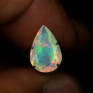1.31 Ct IF Romantic Pear 10.7x7.2 MM Genuine Rainbow Multi Colors Play Welo Opal - Picture 1 of 5