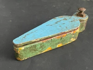 OLD VINTAGE RARE HANDMADE OLD COLOR RELIGIOUS KUM-KUM / SINDOOR WOODEN BOX - Picture 1 of 12