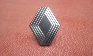 RENAULT ANCIEN EMBLÈME INSIGNE/OLD BADGE EMBLEM/ALTE SCHRIFTZUG 6,1 X 4,8 CM - Imagen 1 de 3
