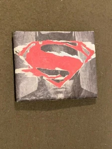 Cartera Superman V Batman Mighty Diseño Dynomighty Delgada Fuerte Tyven Nueva - Imagen 1 de 5