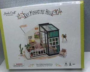Hands Craft 3D Puzzle DIY Dollhouse - Balcony - Picture 1 of 6