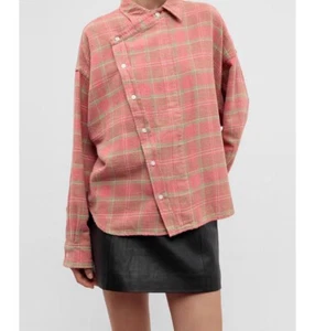 Camisa manga larga a cuadros lavada R13 asimétrica con forma de tapeta frontal doble - Imagen 1 de 20