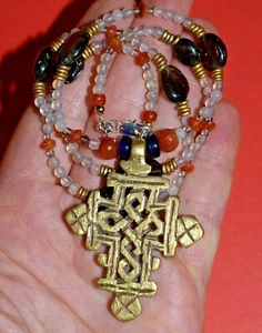 Collar de cruz cristiana copta etíope con cuentas de metal de cuarzo humeante cornalina - Imagen 1 de 10