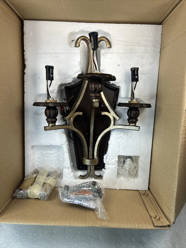 MINKA-LAVERY #5350-593 Arandela de Parede Sienna Prata Envelhecida 3 BASE DE CANDELABRO NOVA - Imagem 1 de 4