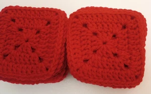 Gehäkelte Granny Squares 3,5 Zoll Weihnachten rot Menge 20 handgefertigt NEU - Bild 1 von 5