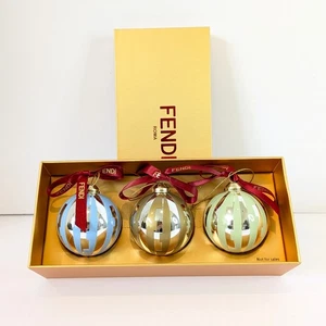 FENDI Set Tre Addobbi Natalizi Specchio Rigato Blu Oro Verde Raro Nuovo con scatola - Foto 1 di 12