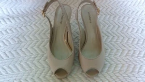 Liz Claiborne 'Faison' Taupe Peep Toe Buckle Slingback High Heel Size 9 M - NICE - Picture 1 of 9